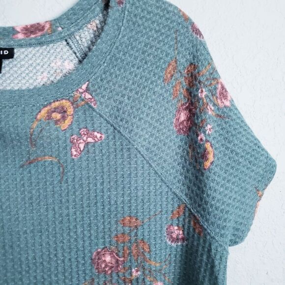 Torrid‎ - Picture 3 of 6